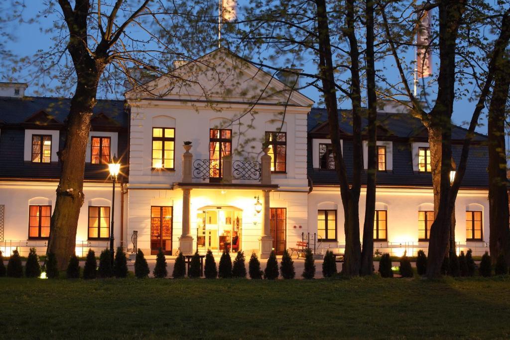 Hotel Dwor Kosciuszko Krakow Bagian luar foto
