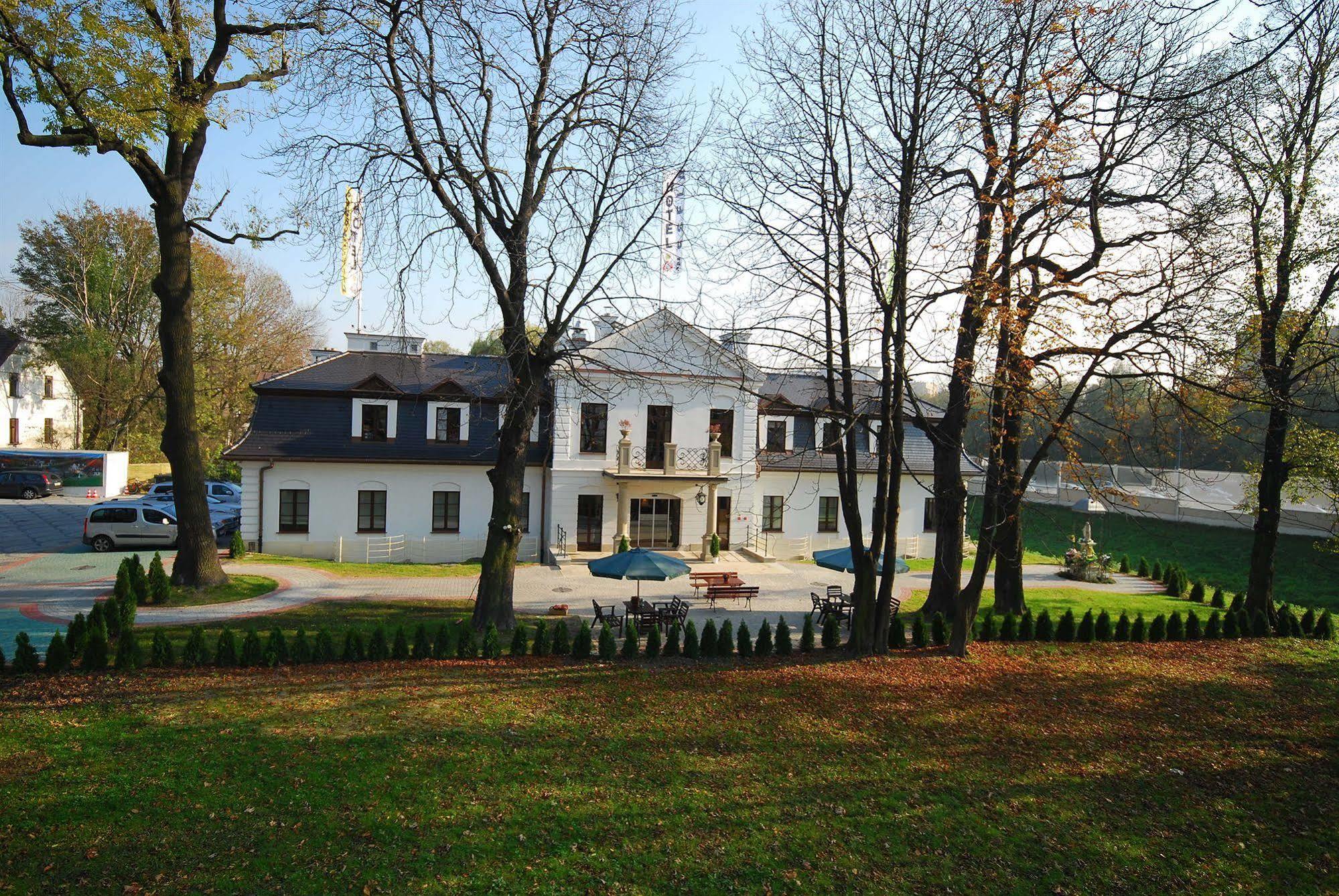Hotel Dwor Kosciuszko Krakow Bagian luar foto